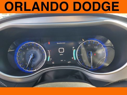 New 2024 Chrysler Pacifica Touring-L w/ Uconnect Theater Family Group image 27