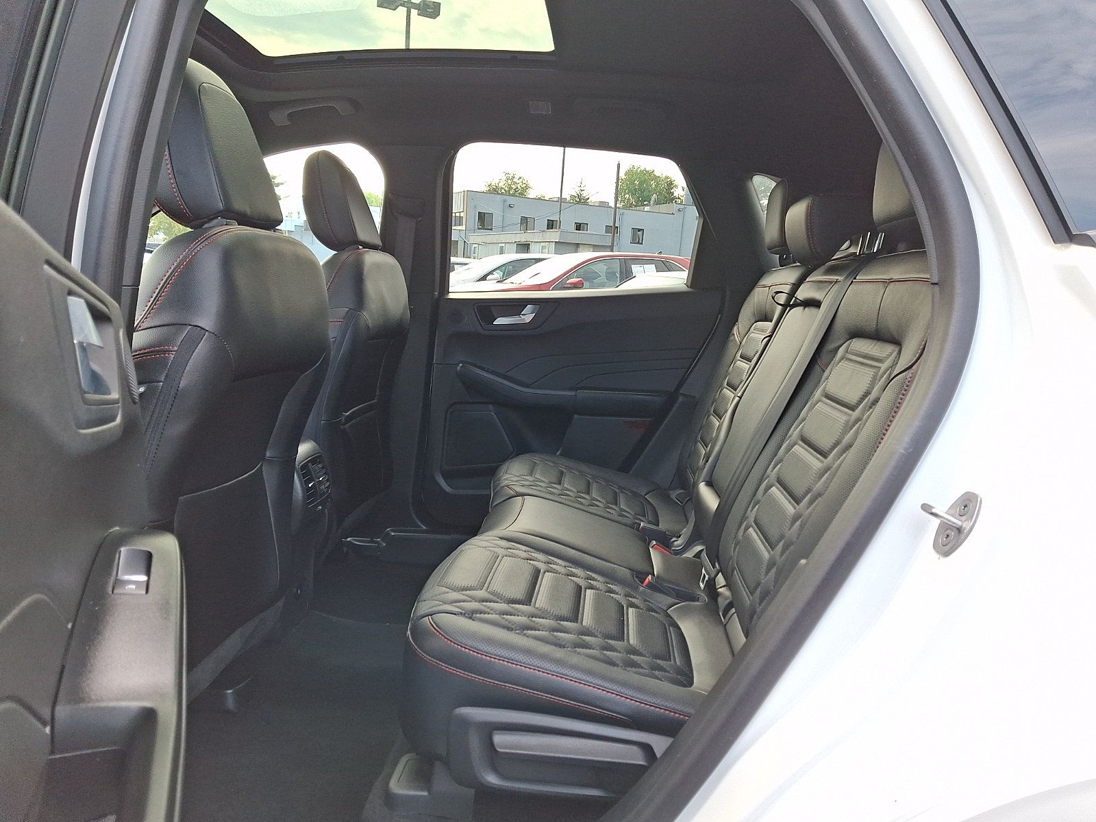 Certified 2024 Ford Escape ST-Line Elite w/ Premium Technology Package AWD/4WD image 10