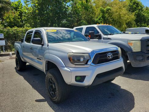 Used 2012 Toyota Tacoma PreRunner w/ SR5 Pkg RWD image 3