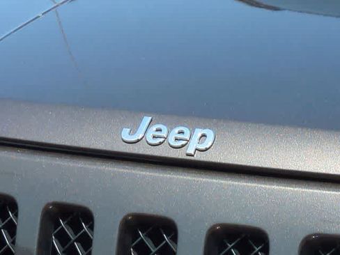 Used 2016 Jeep Patriot High Altitude FWD image 12