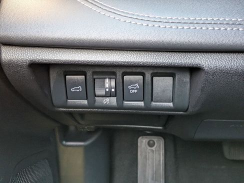 Certified 2025 Subaru Outback Limited image 18