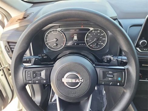 Certified 2023 Nissan Rogue SV image 10