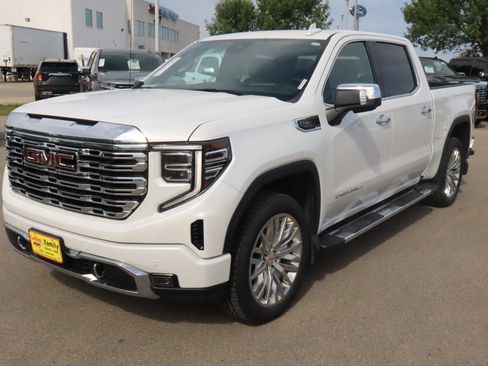 Certified 2023 GMC Sierra 1500 Denali w/ Technology Package AWD/4WD image 3