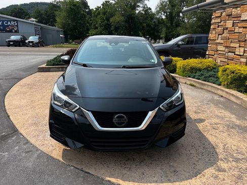 Used 2020 Nissan Versa S FWD image 2