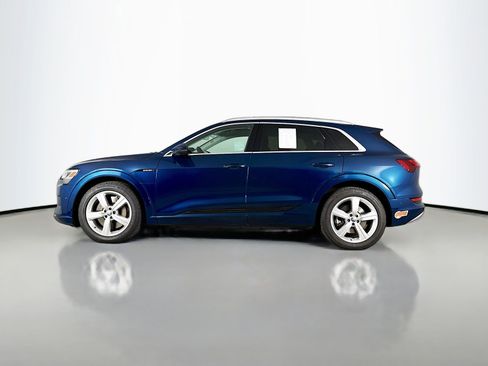 Used 2019 Audi e-tron Premium Plus image 4