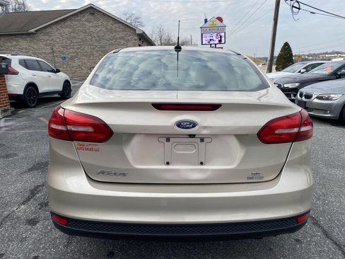 Used 2017 Ford Focus SE image 6