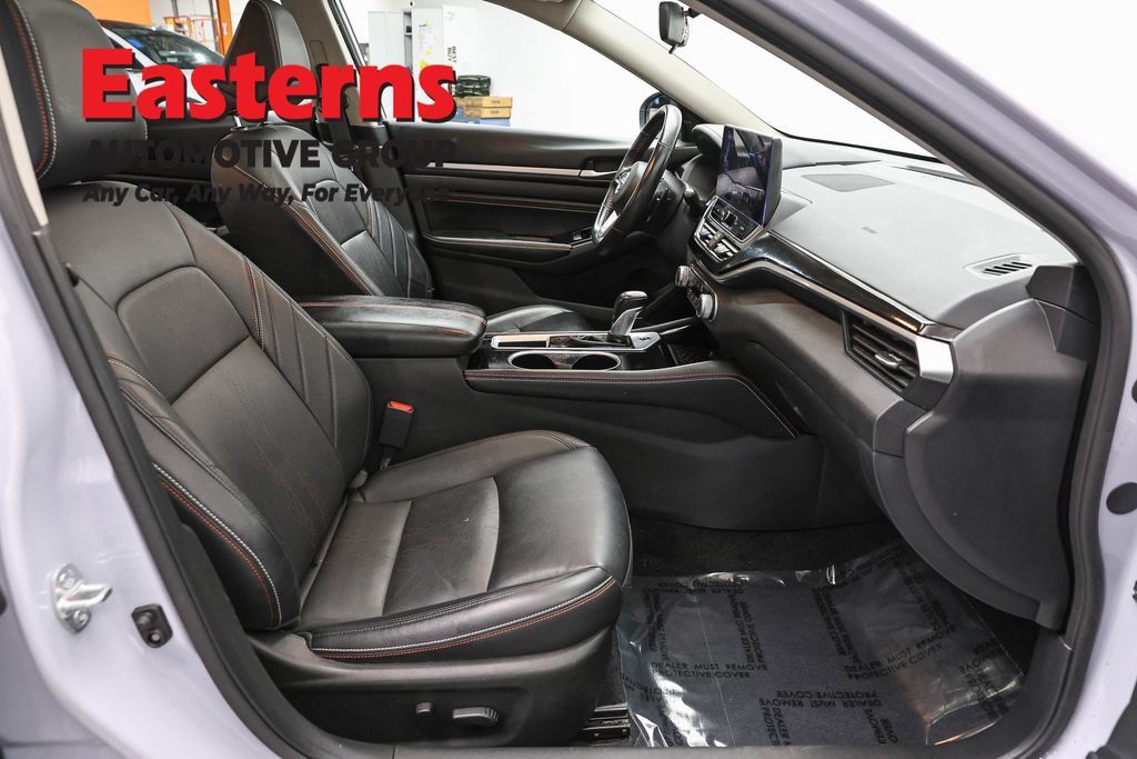 Used 2023 Nissan Altima 2.5 SR w/ SR Premium Package FWD image 26