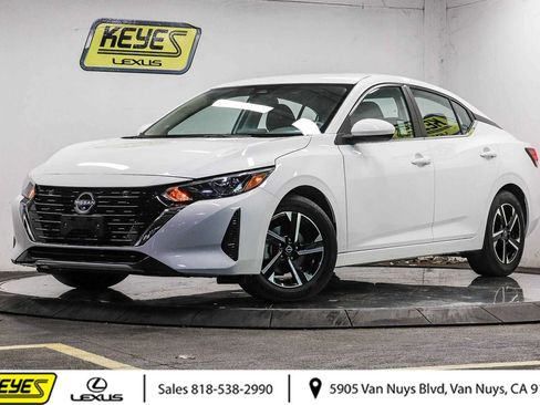 Used 2025 Nissan Sentra SV FWD image 1