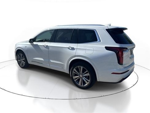Used 2024 Cadillac XT6 Premium Luxury w/ Technology Package FWD image 5