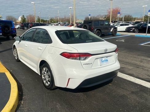 Used 2023 Toyota Corolla LE image 4