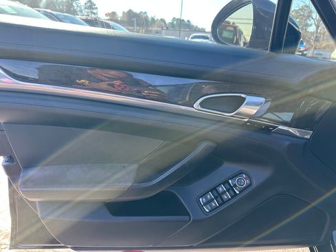 Used 2013 Porsche Panamera GTS image 11