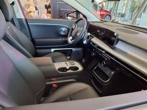 New 2026 Hyundai Ioniq 9 Limited AWD/4WD image 9