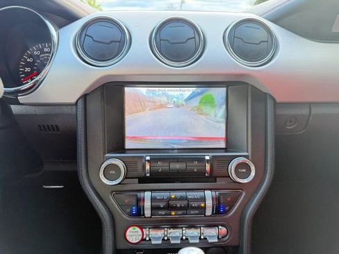 Used 2017 Ford Mustang Premium image 19