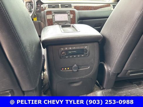 Used 2011 GMC Yukon Denali image 22