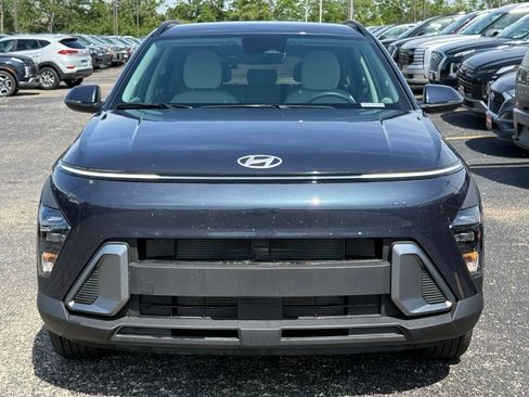 Used 2025 Hyundai Kona SEL FWD image 7