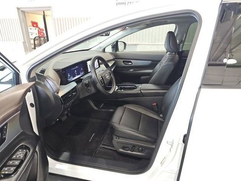 Certified 2025 Nissan Murano Platinum w/ Cargo Package AWD/4WD image 10