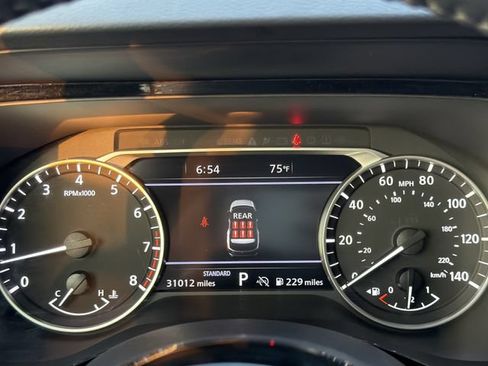 Used 2025 Nissan Pathfinder SL FWD image 29