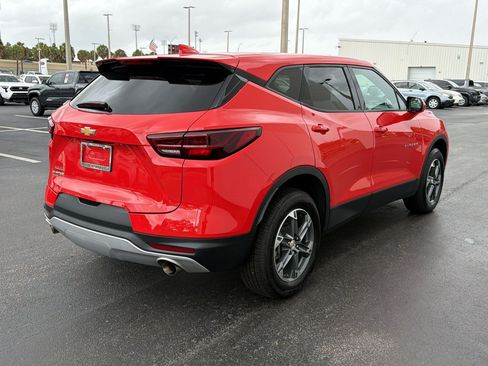 Used 2025 Chevrolet Blazer LT FWD image 9