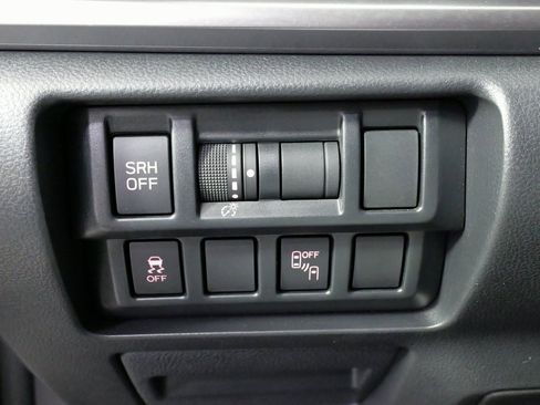 Used 2018 Subaru Crosstrek 2.0i Limited image 43