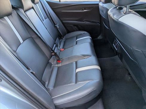 Used 2025 Toyota Camry SE image 19