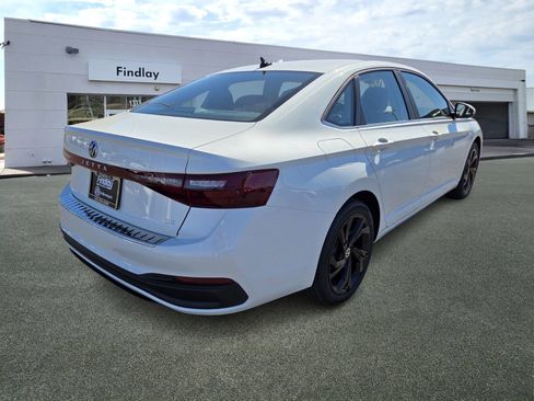 New 2026 Volkswagen Jetta SE FWD image 3