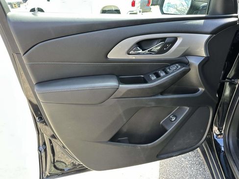 Used 2023 Chevrolet Traverse LT AWD/4WD image 13