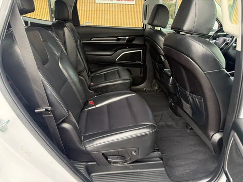 Used 2025 Kia Telluride S AWD/4WD image 19