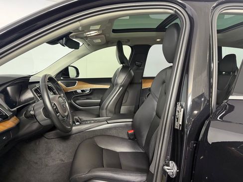 Used 2025 Volvo XC90 B6 Plus AWD/4WD image 19