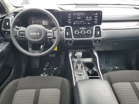 Used 2023 Kia Sorento LX image 22