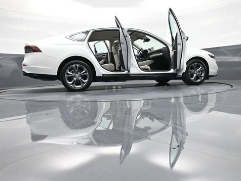 Certified 2024 Honda Accord EX-L image 47