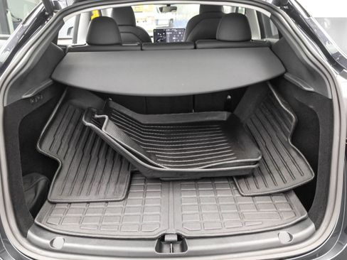 Used 2024 Tesla Model Y Long Range image 30