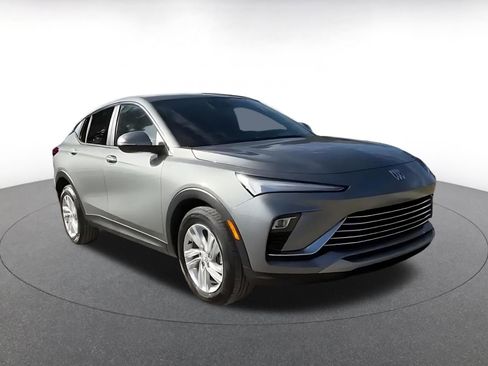 Used 2025 Buick Envista Preferred image 2