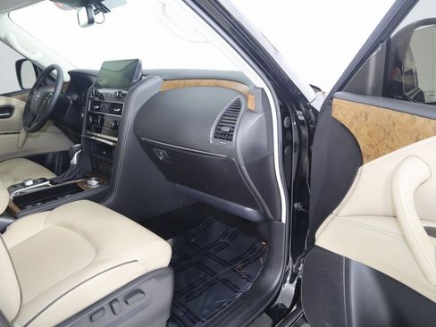 Used 2024 Nissan Armada SL w/ Captain's Chairs Package image 45