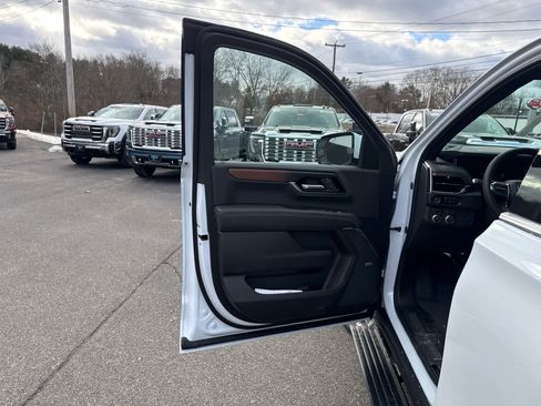 New 2026 GMC Yukon XL Denali w/ Sun & Power Step Package image 17