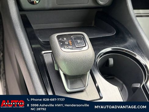 Used 2024 Nissan Rogue S AWD/4WD image 15