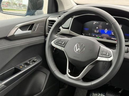 New 2026 Volkswagen Taos SE AWD/4WD image 9