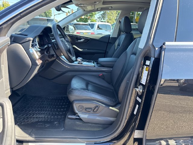 Used 2023 Audi Q8 Premium Plus w/ Premium Plus Package AWD/4WD image 14