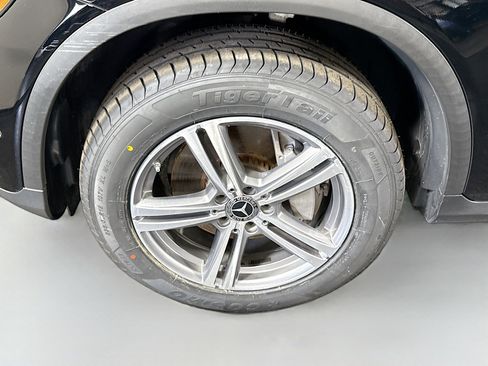 Used 2022 Mercedes-Benz GLC 300 4MATIC w/ Multimedia Package Lite image 38