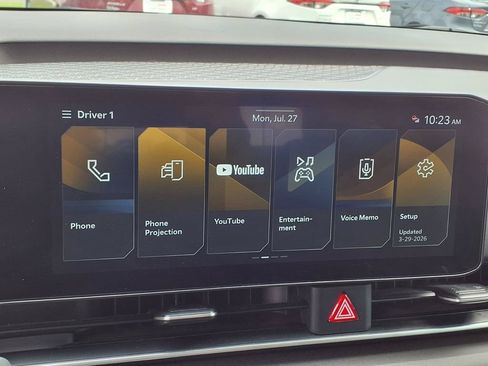 Used 2025 Kia Carnival EX FWD image 33