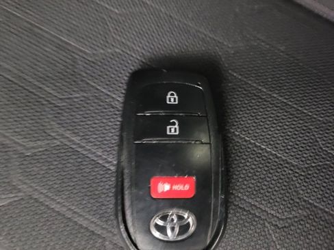 Used 2023 Toyota Corolla SE image 32