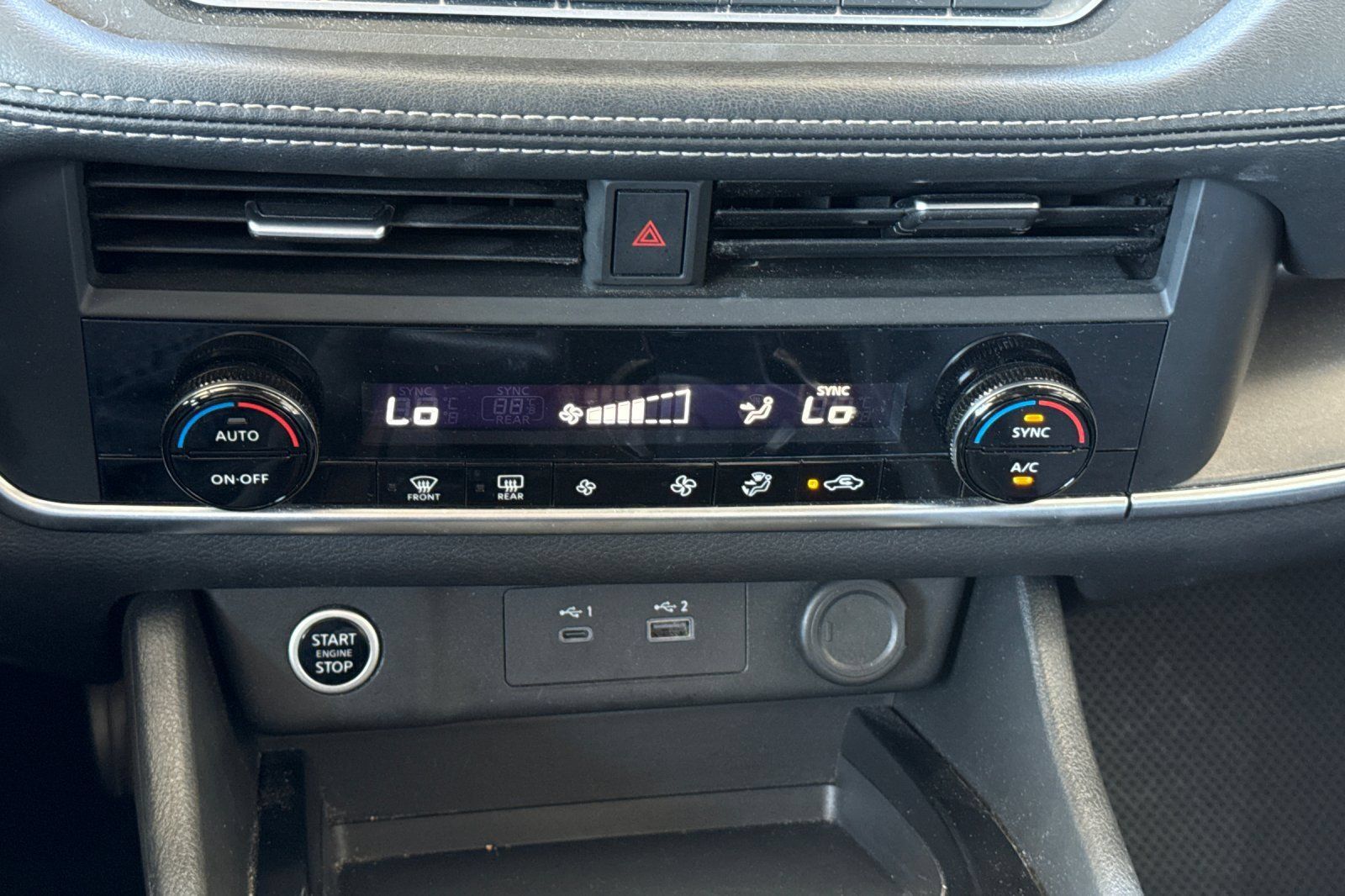 Used 2023 Nissan Rogue SV AWD/4WD image 31