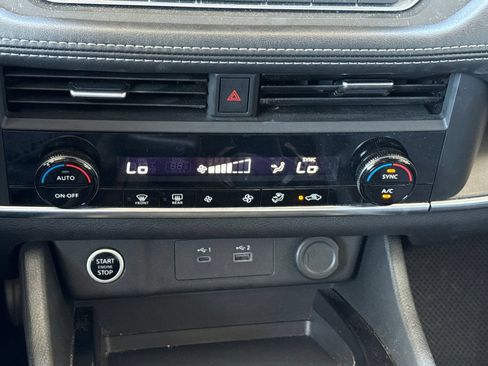 Used 2023 Nissan Rogue SV AWD/4WD image 31