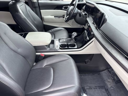 Used 2023 Kia Carnival SX FWD image 35