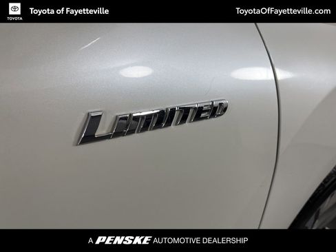 Used 2012 Toyota Highlander Limited w/ Tow Pkg image 25