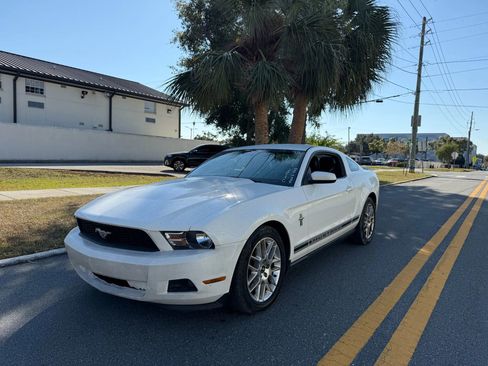 Used 2012 Ford Mustang Premium image 2