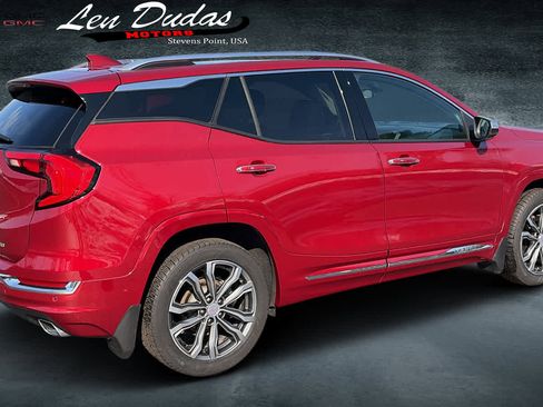Used 2019 GMC Terrain Denali w/ Driver Alert Package II image 4