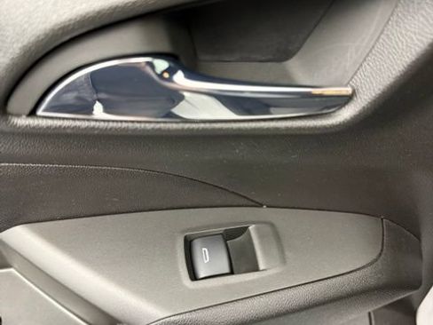 Used 2024 Chevrolet Trax RS FWD image 56