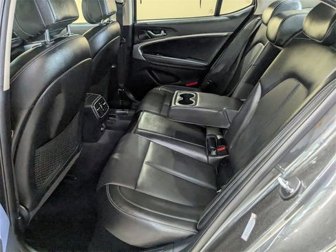 Used 2023 Genesis G70 2.0T image 26