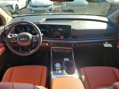 New 2026 Kia Carnival EX image 18