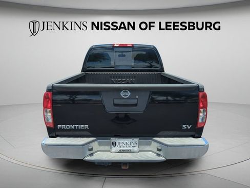 Certified 2017 Nissan Frontier SV RWD image 7